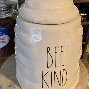 Rae Dunn bee kind canister